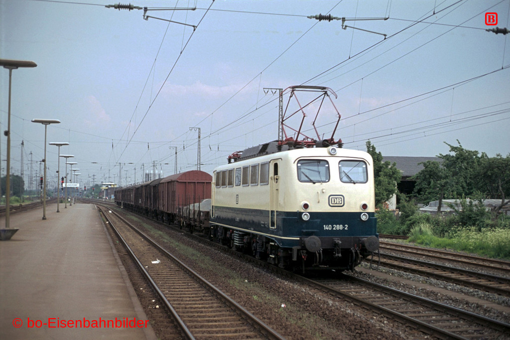 http://www.br141.de/bo-Eisenbahnbilder/data/media/1/00636_140_10A_28-db.jpg