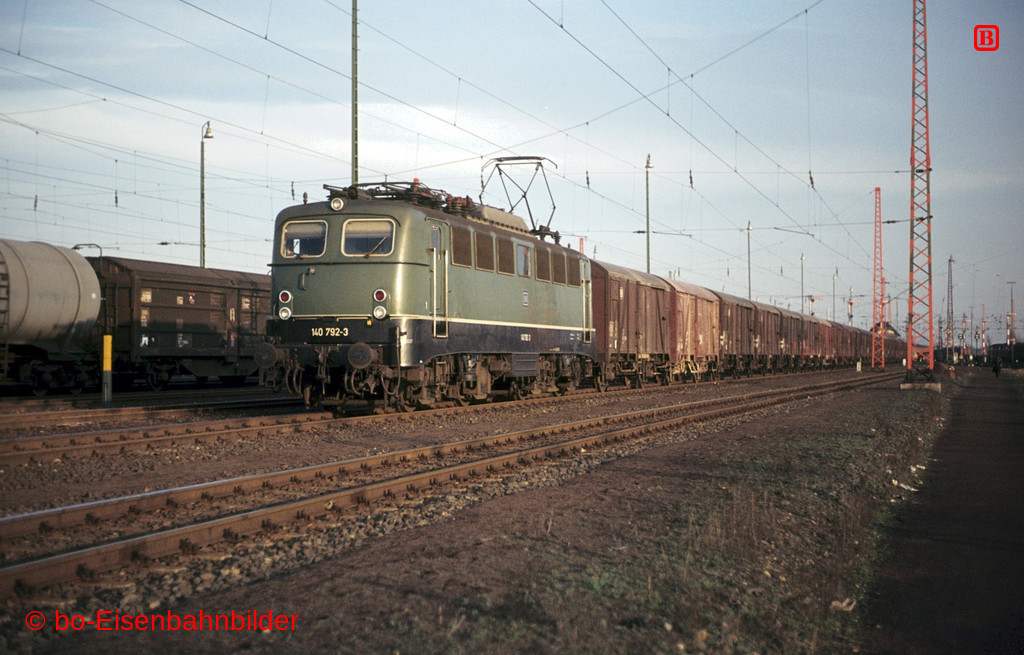 http://www.br141.de/bo-Eisenbahnbilder/data/media/1/01227_140_22A_49-db.jpg