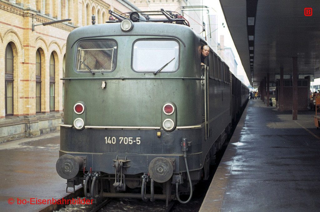 http://www.br141.de/bo-Eisenbahnbilder/data/media/1/01322_140_20A_48-db.jpg