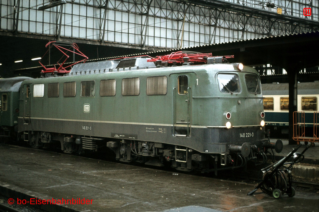 http://www.br141.de/bo-Eisenbahnbilder/data/media/1/02049_140_09A_12-d.jpg