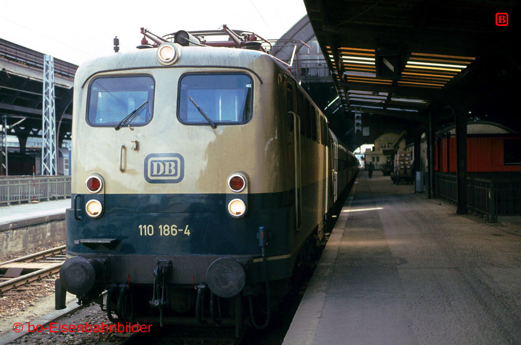 http://www.br141.de/bo-Eisenbahnbilder/data/media/1/02186_110_04A_34-b.jpg