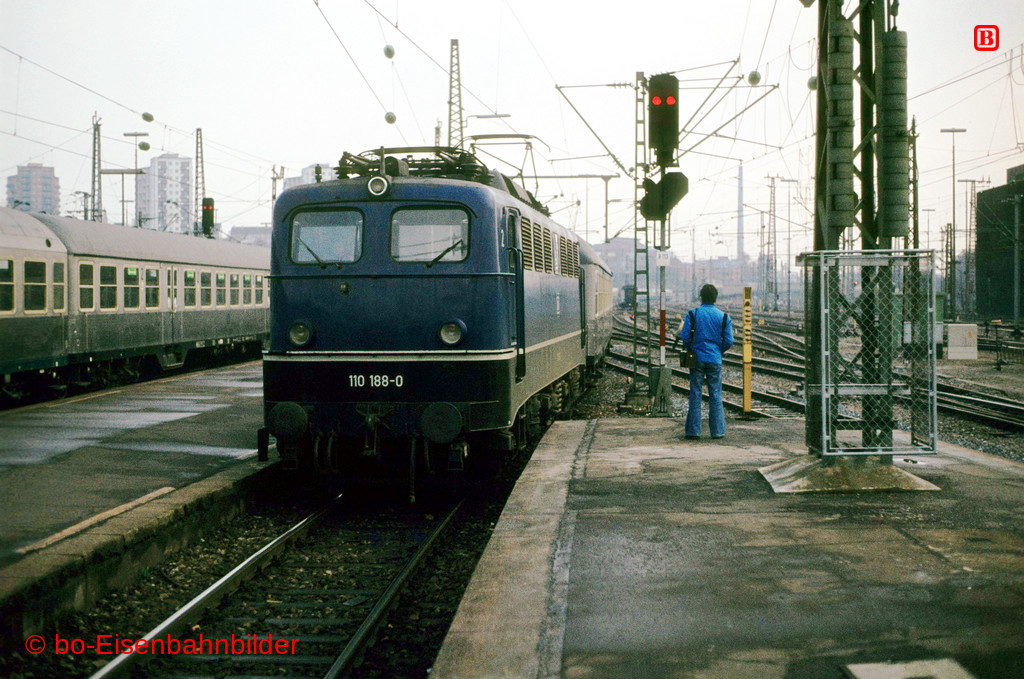 http://www.br141.de/bo-Eisenbahnbilder/data/media/1/02379_110_04A_42-b.jpg