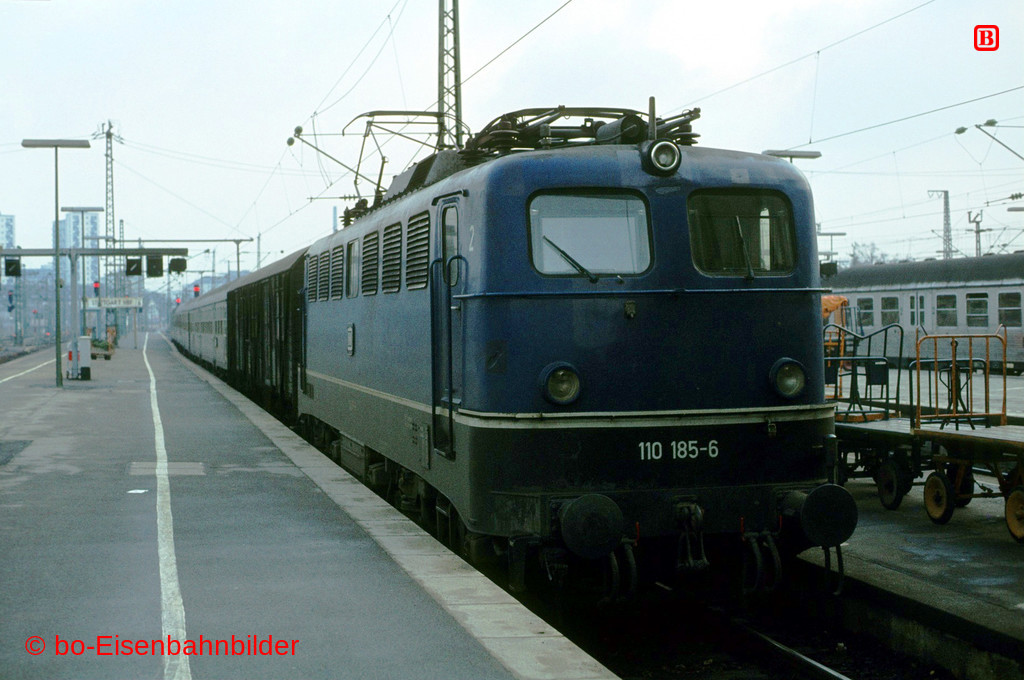 http://www.br141.de/bo-Eisenbahnbilder/data/media/1/02385_110_04A_28-b.jpg