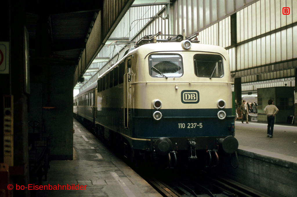 http://www.br141.de/bo-Eisenbahnbilder/data/media/1/02455_110_06B_40-db.jpg