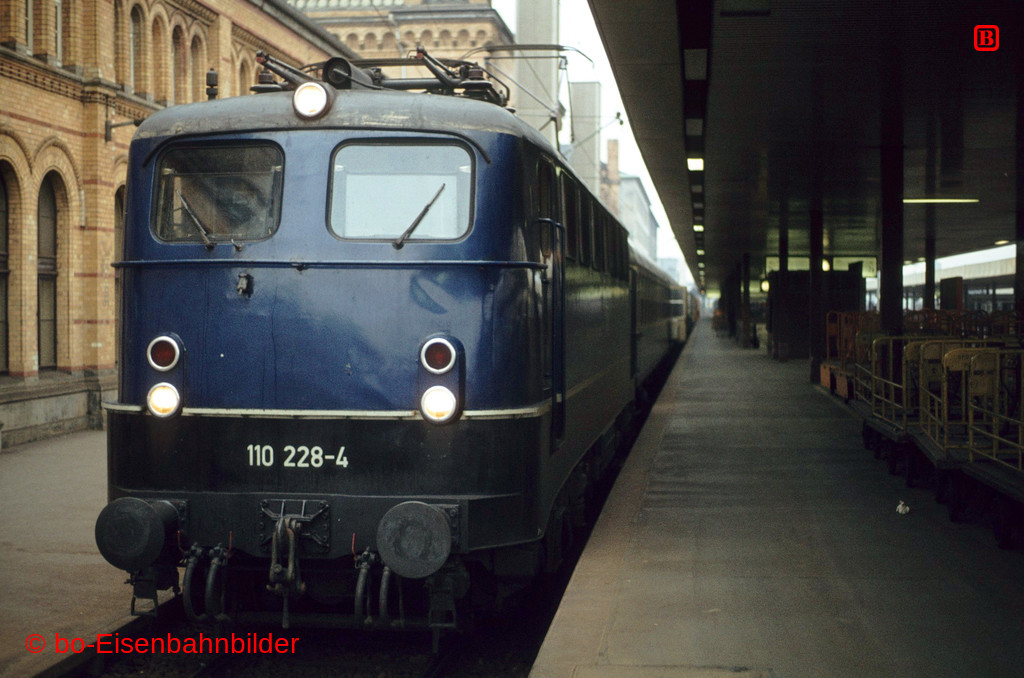 http://www.br141.de/bo-Eisenbahnbilder/data/media/1/02503_110_06A_42-b.jpg
