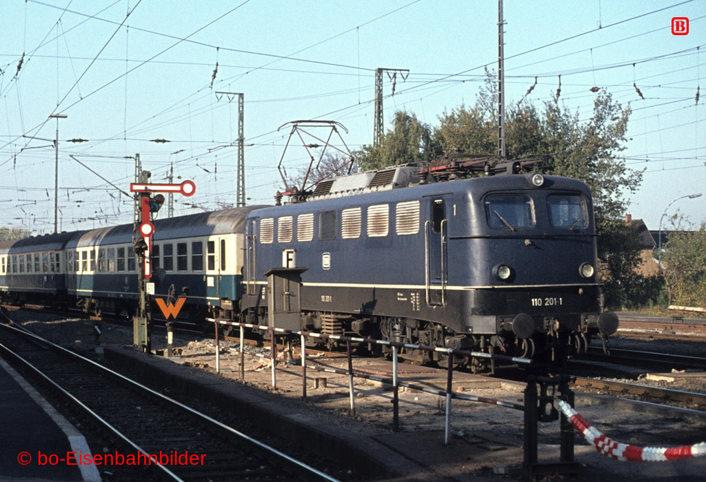 http://www.br141.de/bo-Eisenbahnbilder/data/media/1/04864_110_05A_17-da.jpg