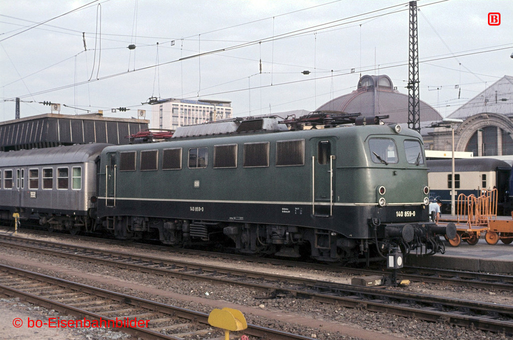 http://www.br141.de/bo-Eisenbahnbilder/data/media/1/06000_140_23B_27-b.jpg