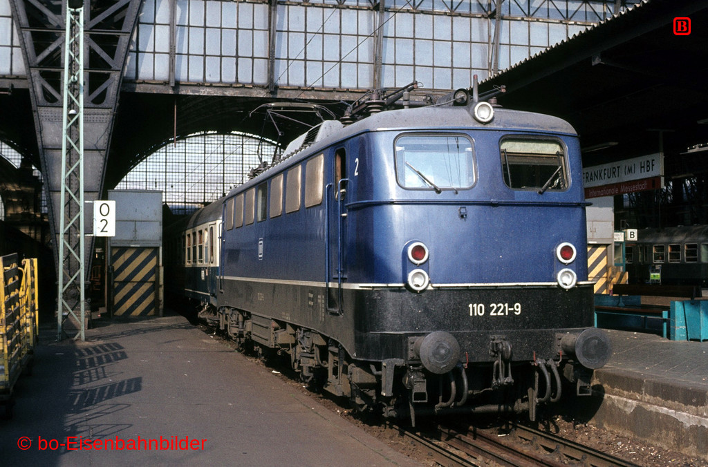 http://www.br141.de/bo-Eisenbahnbilder/data/media/1/06033_110_06A_05-b.jpg