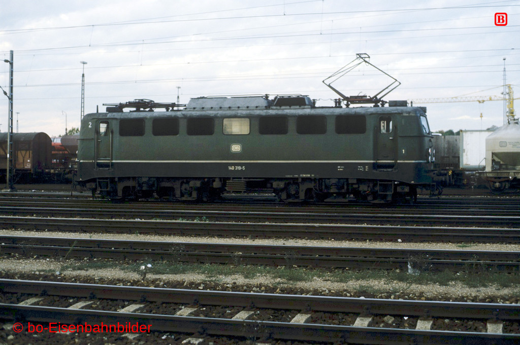 http://www.br141.de/bo-Eisenbahnbilder/data/media/1/09849_140_10B_47-db.jpg