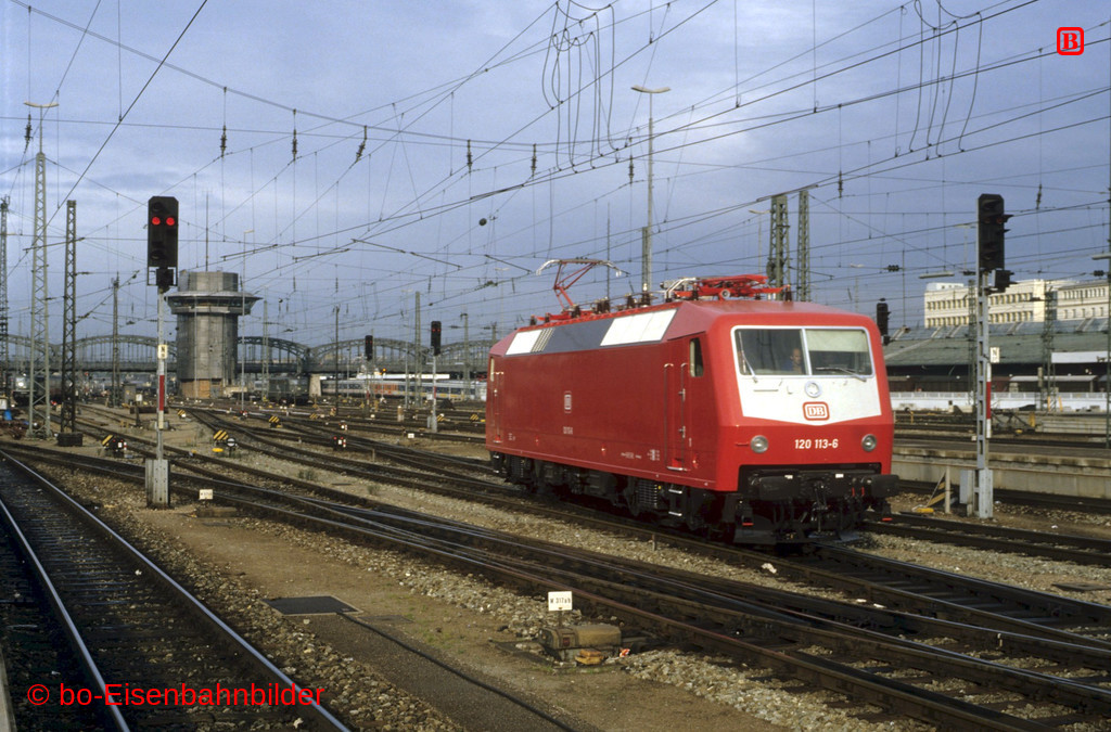 http://www.br141.de/bo-Eisenbahnbilder/data/media/1/09852_120_02B_39-b.jpg