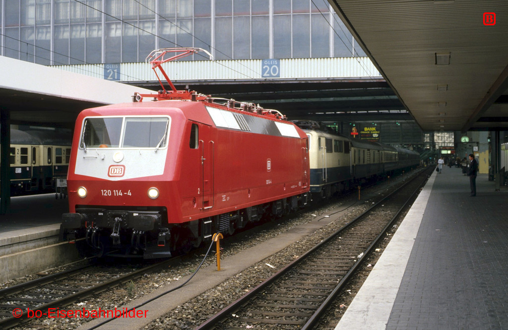 http://www.br141.de/bo-Eisenbahnbilder/data/media/1/09865_120_02B_48-db.jpg