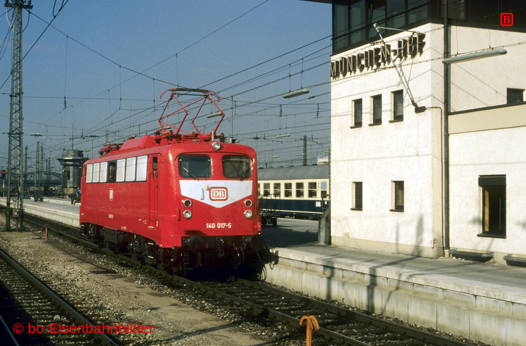 http://www.br141.de/bo-Eisenbahnbilder/data/media/1/11795_140_02A_12-b.jpg