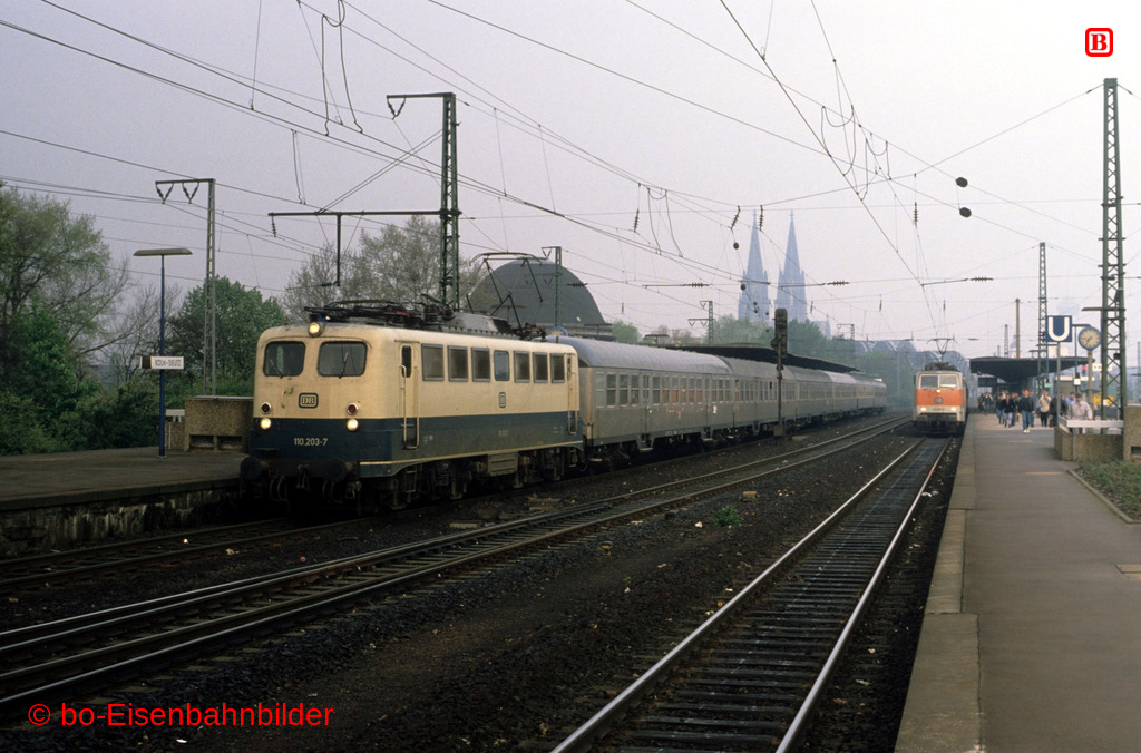 http://www.br141.de/bo-Eisenbahnbilder/data/media/1/12200_110_05A_27-db.jpg