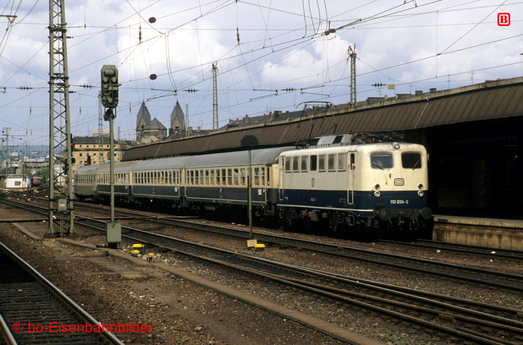 http://www.br141.de/bo-Eisenbahnbilder/data/media/1/12538_110_05A_30-b.jpg