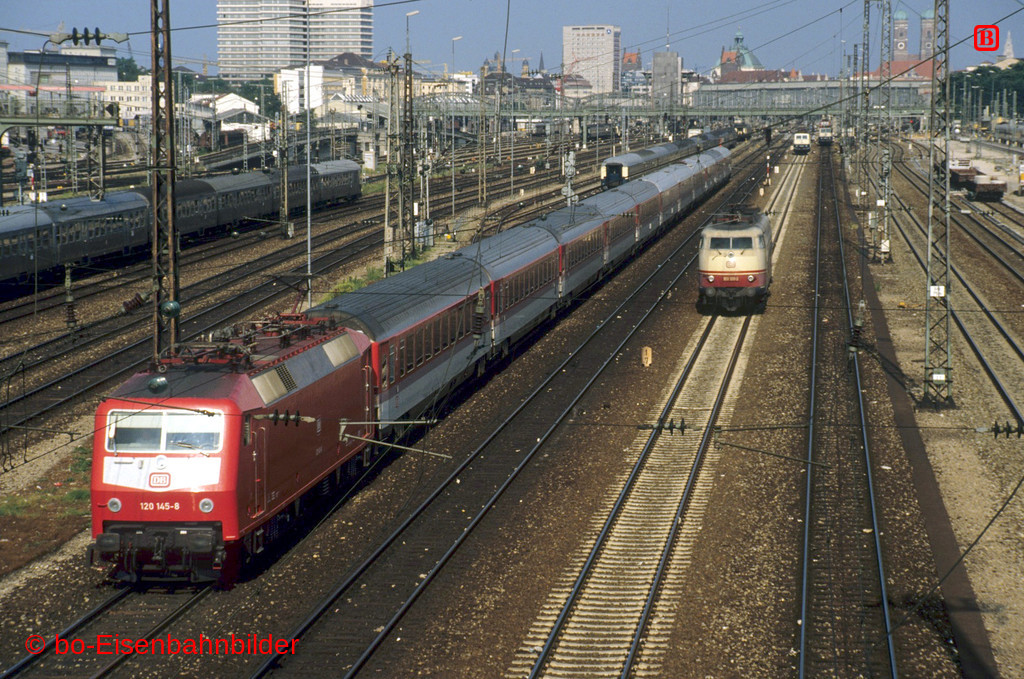 http://www.br141.de/bo-Eisenbahnbilder/data/media/1/12827_120_05A_06-db.jpg