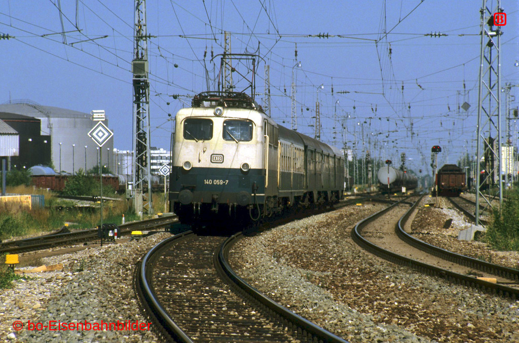 http://www.br141.de/bo-Eisenbahnbilder/data/media/1/14066_140_05A_34-b.jpg