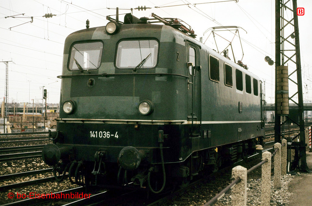 http://www.br141.de/bo-Eisenbahnbilder/data/media/2/02746_141_02A_23-b.jpg