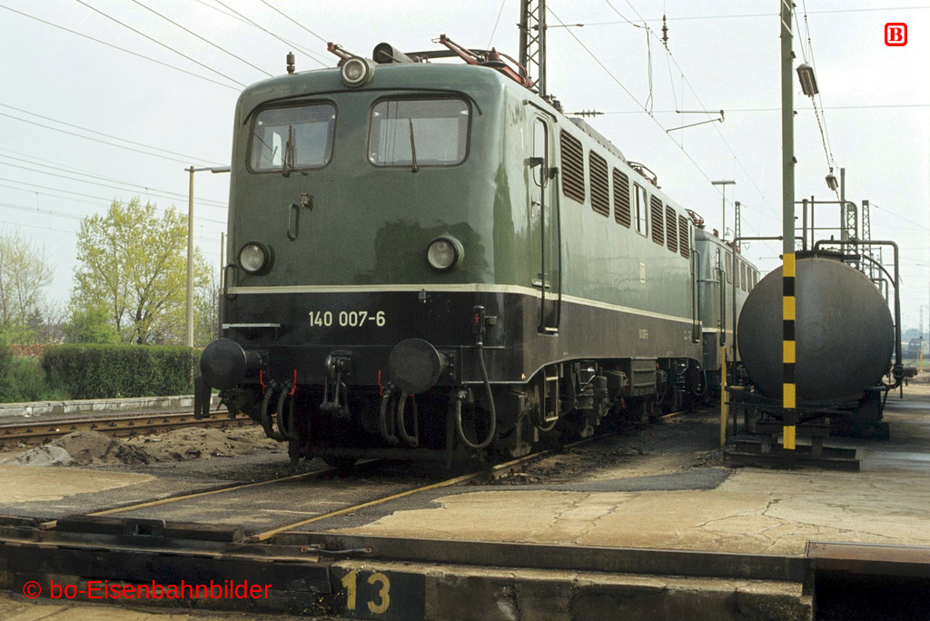 http://www.br141.de/bo-Eisenbahnbilder/data/media/2/03125_140_01A_47-db.jpg