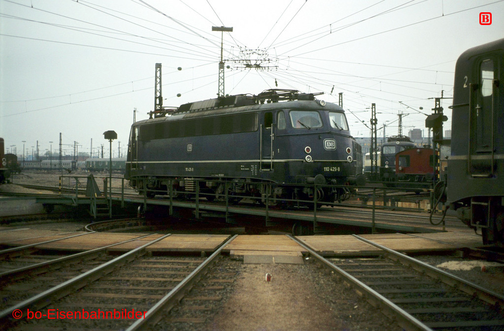 http://www.br141.de/bo-Eisenbahnbilder/data/media/2/03324_110_14B_42-b.jpg