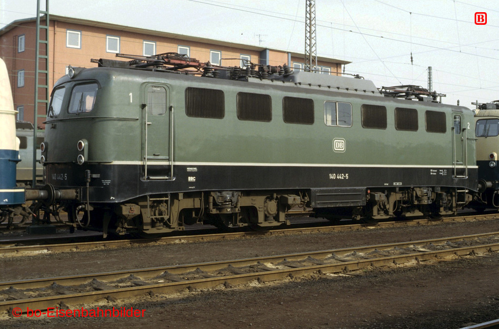 http://www.br141.de/bo-Eisenbahnbilder/data/media/2/05435_140_13B_32-b.jpg