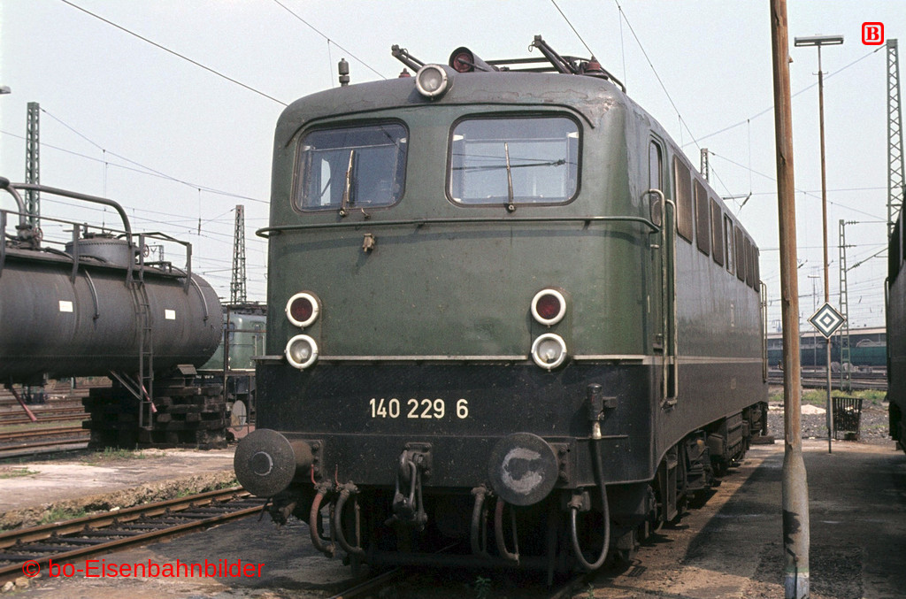 http://www.br141.de/bo-Eisenbahnbilder/data/media/2/05918_140_09A_24-db.jpg