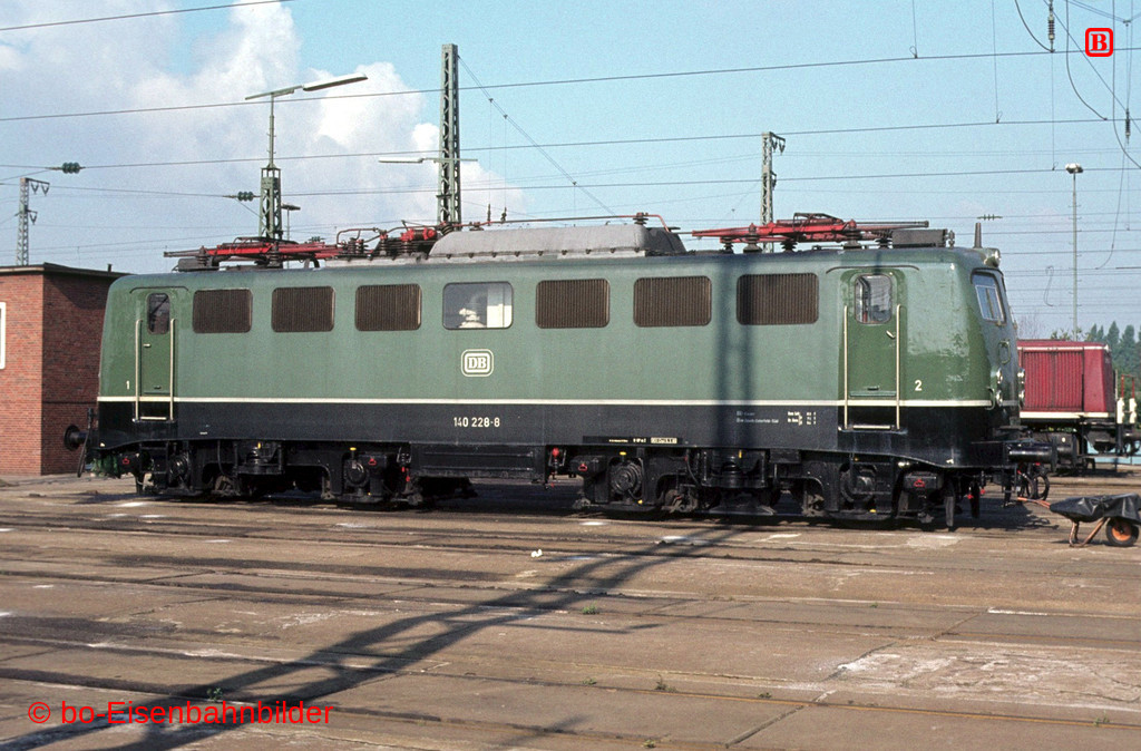 http://www.br141.de/bo-Eisenbahnbilder/data/media/2/06187_140_09A_23-db.jpg