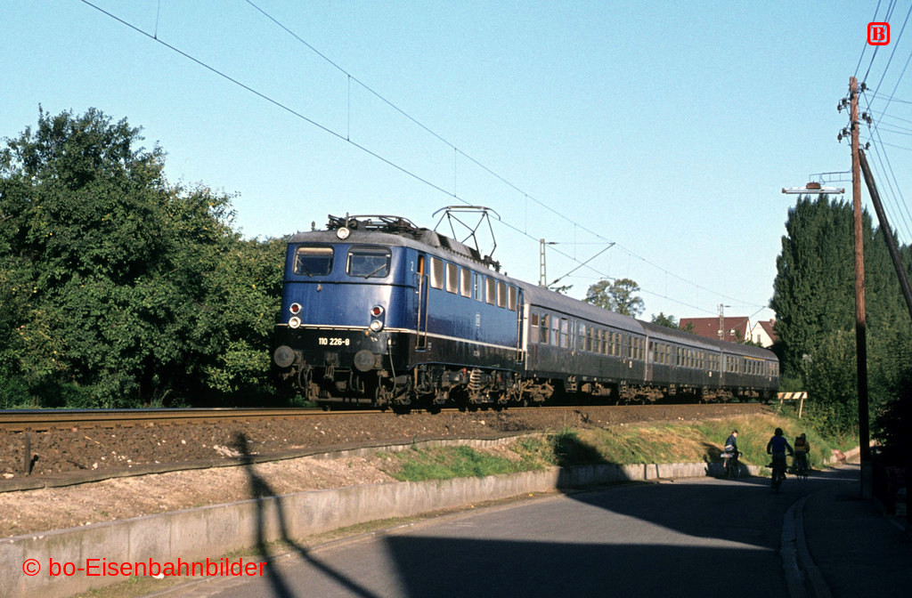 http://www.br141.de/bo-Eisenbahnbilder/data/media/4/04590_110_06A_29-da.jpg