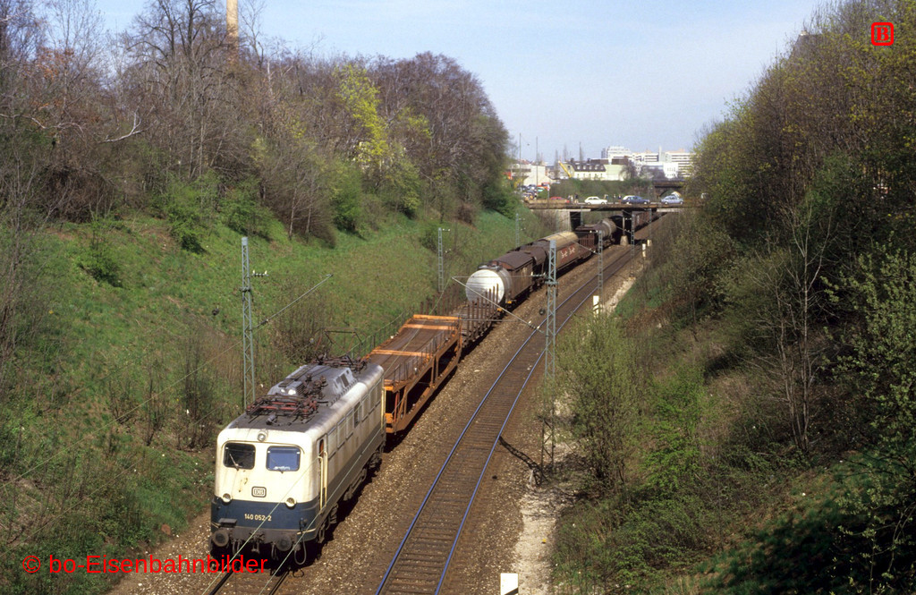 http://www.br141.de/bo-Eisenbahnbilder/data/media/4/09505_140_04B_44-db.jpg