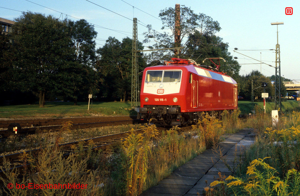 http://www.br141.de/bo-Eisenbahnbilder/data/media/4/09800_120_03A_05-b.jpg